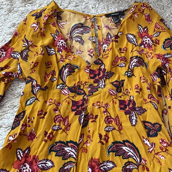 F21 Paisley Tunic,tag L,but has shrunk a bit so would say closer to small/medium - Picture 2 of 6